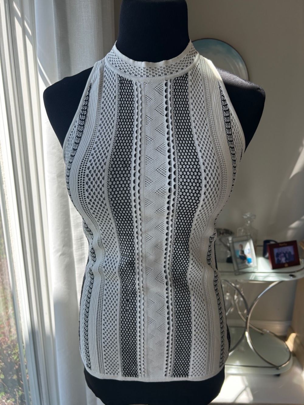 White Sleeveless Crochet Halter Top - Women White House Black market!